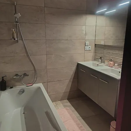 Dom wakacyjny Luxury Evasion And Pool Near Nantes Carquefou