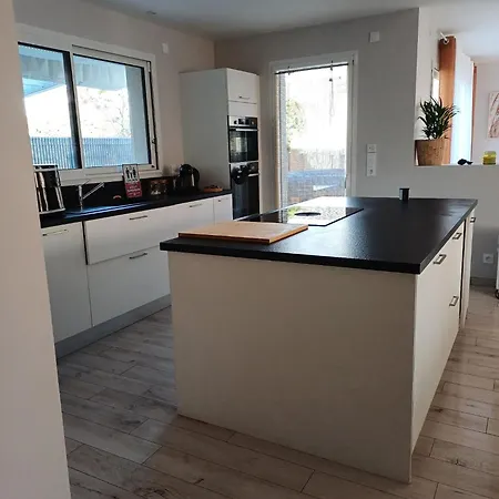 Luxury Evasion And Pool Near Nantes بيت للعطل